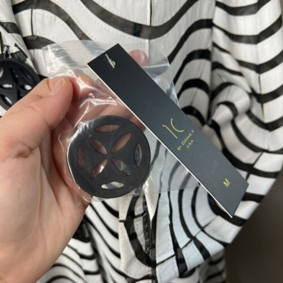 IC by Connie K Jacket Womens Medium Artsy Wavy White Black Big Button New $158 - Picture 4 of 6